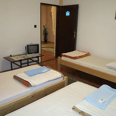 Lavrnic Hostel Apatin